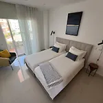 Апартаменты Nestsea Your Luxury Retreat