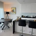 Nestsea Your Luxury Retreat Апартаменты *